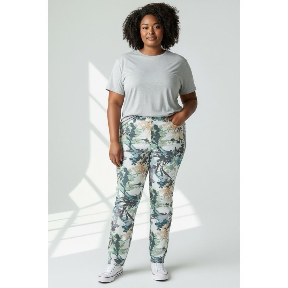 *New Chicos So Slimming Girlfriend Slim Leg Crop Pant Womens US 16 Floral Print